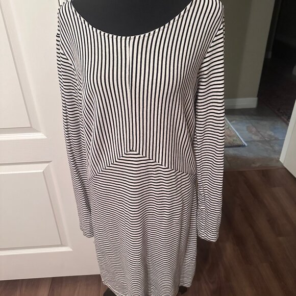 Blue Canoe Striped Tunic Dress -Black and White- Medium - Picture 1 of 8